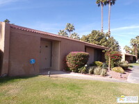 2563 Whitewater Club Dr in Palm Springs, CA - Foto de edificio - Building Photo