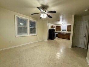 205 N Ruland St in Hammond, LA - Foto de edificio - Building Photo