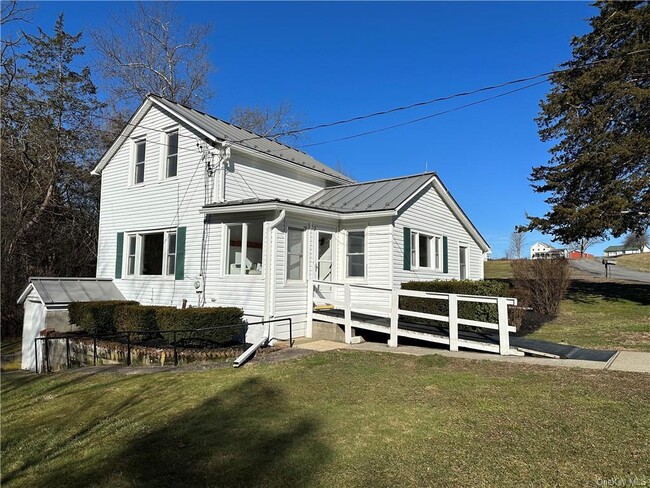 224 Bingham Mills Rd in Germantown, NY - Building Photo - Building Photo