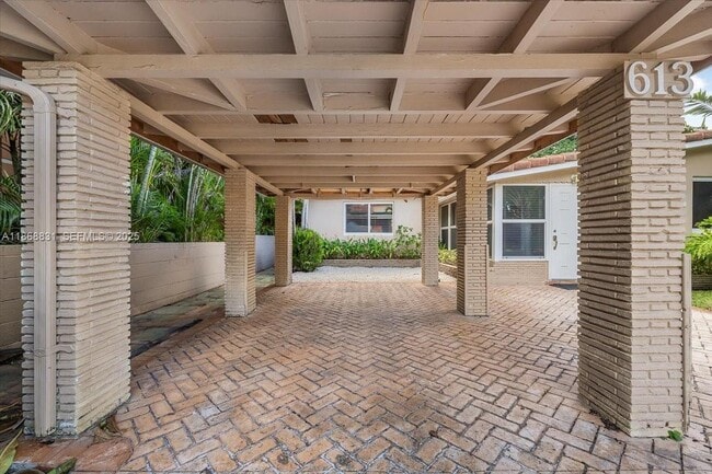 property at 613 NE 17th Terrace