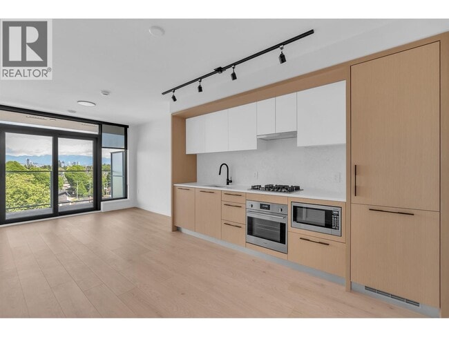 property at 2729 Kingsway