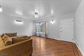 14 Brookwood Dr in Maplewood, NJ - Building Photo - Building Photo