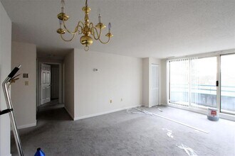 155 Beacon St, Unit 2 in Somerville, MA - Foto de edificio - Building Photo