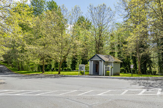 Latitude Condominiums in Federal Way, WA - Foto de edificio - Building Photo