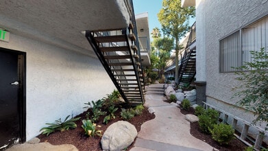 Rock Glen Villa in Glendale, CA - Foto de edificio - Floor Plan