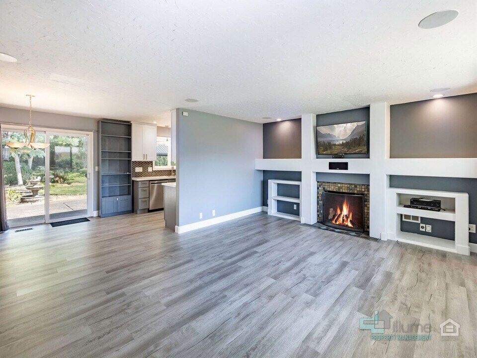 10225 SW Homestead Ln in Beaverton, OR - Building Photo