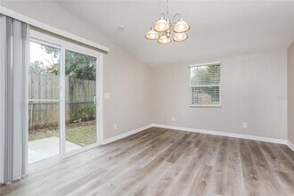 2428 S Maple Ave in Sanford, FL - Building Photo - Building Photo