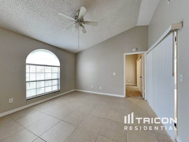 1261 Dockside Dr in Lutz, FL - Building Photo - Building Photo