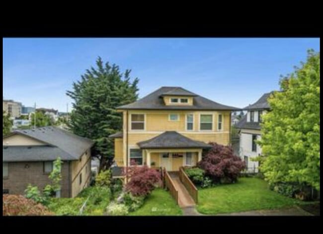 3211 Grand Ave