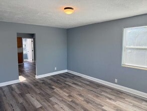 641 Fremont Ave in Daytona Beach, FL - Foto de edificio - Building Photo