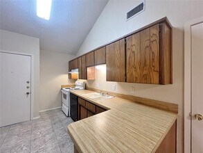 1108 Curtis Dr in Weatherford, TX - Building Photo - Building Photo