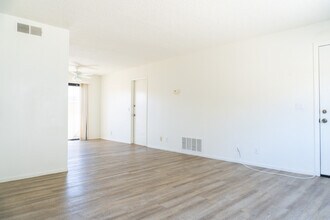 1024 W Atkins Ave in Ridgecrest, CA - Building Photo - Building Photo