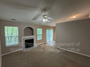 3385 Hunting Wood Ct in Gastonia, NC - Building Photo - Building Photo
