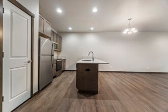 West Meadows Villas in Spokane, WA - Building Photo - Building Photo