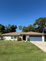 4420 Meadow Creek Cir in Sarasota, FL - Building Photo