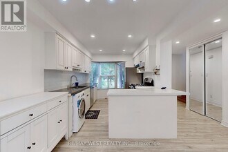 152 Don Head Village Blvd in Richmond Hill, ON - Building Photo - Building Photo