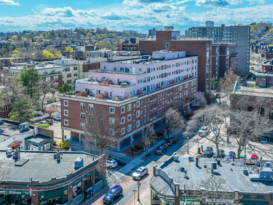 Webster Place Condominiums in Brookline, MA - Foto de edificio