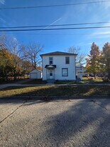 233 Delaware Ave, Unit 2 in Muskegon, MI - Building Photo