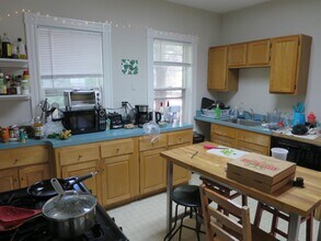23 Winter St, Unit 2 in Somerville, MA - Foto de edificio - Building Photo