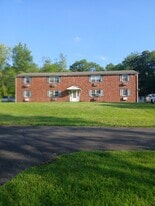 1423 Schoolhouse Rd, Unit 4 in Perkasie, PA - Building Photo