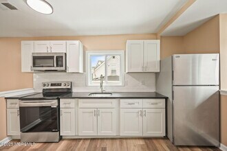 143 Center Ave in Keansburg, NJ - Building Photo - Building Photo