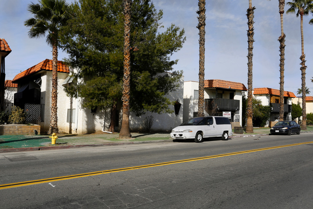 25555 New Chicago Ave in Hemet, CA - Foto de edificio