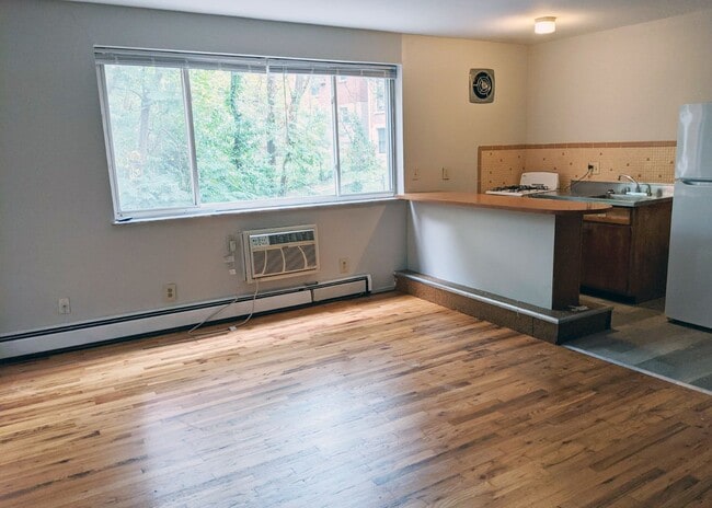 3233 Whitfield Ave in Cincinnati, OH - Building Photo - Building Photo