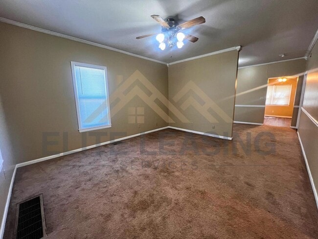 2800 SE Michigan Ave in Topeka, KS - Building Photo - Building Photo