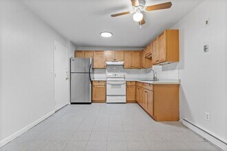 580 Cummins Hwy in Boston, MA - Building Photo - Building Photo