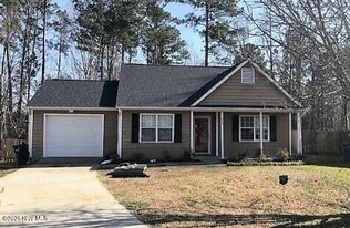 628 S Hampton Dr in Jacksonville, NC - Building Photo