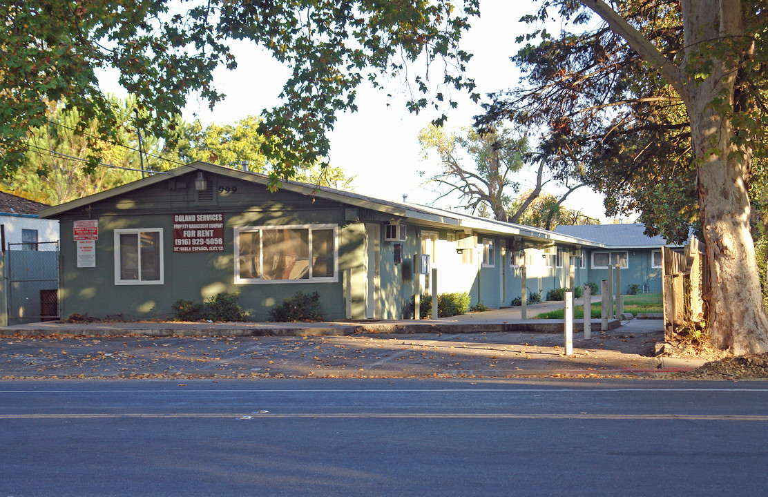 999 Arcade Blvd in Sacramento, CA - Foto de edificio