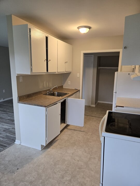 2 Reading Crescent in Saint John, NB - Building Photo