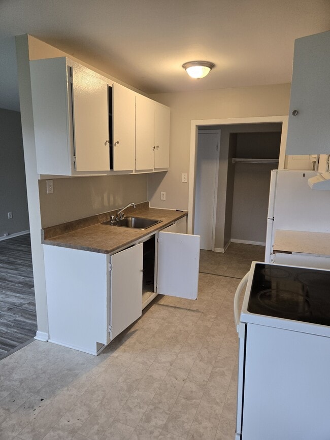 property at 2 Reading Crescent