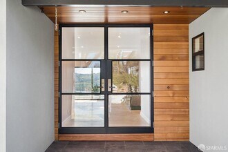 1435 Lakeview Dr in Hillsborough, CA - Building Photo - Building Photo