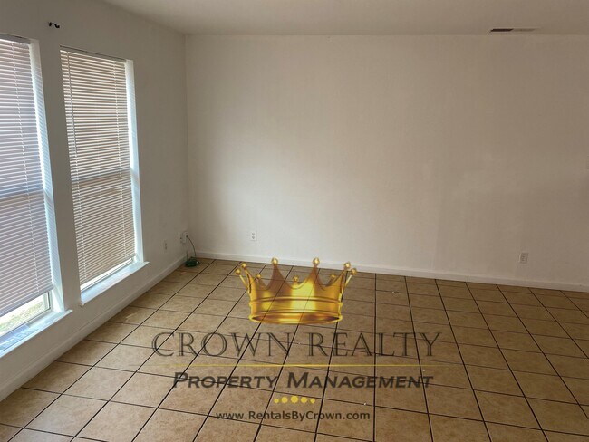 1204 N Divisadero St-Unit -M in Visalia, CA - Building Photo - Building Photo