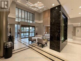 5698 Main St in Niagara Falls, ON - Building Photo