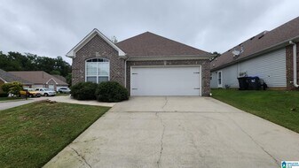 299 High Ridge Dr in Pelham, AL - Building Photo