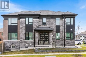 1 Frederick Roman Ave in Markham, ON - Building Photo - Building Photo