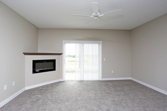 Timberline Pointe in Urbandale, IA - Foto de edificio - Interior Photo