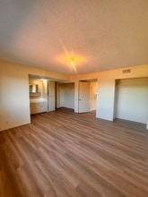 1001 E Stearns Ave, Unit 31 in La Habra, CA - Building Photo - Building Photo