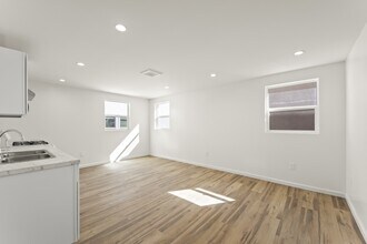 923 1/2 N Avenue 50 in Los Angeles, CA - Building Photo - Building Photo