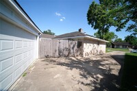 12526 Lima Dr in Houston, TX - Foto de edificio - Building Photo