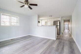 2213 Fitzgerald Ave, Unit B in Durham, NC - Building Photo - Building Photo