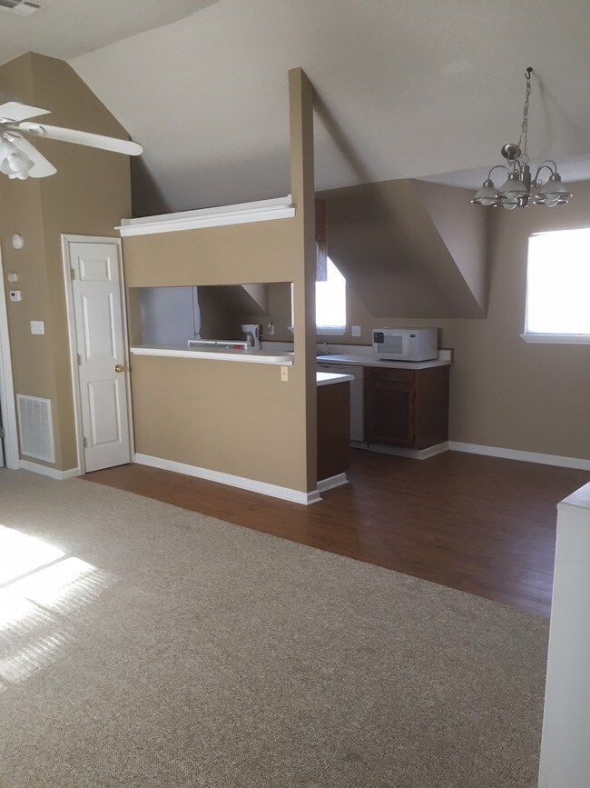 4 Laura Dr in Hammond, LA - Foto de edificio - Building Photo