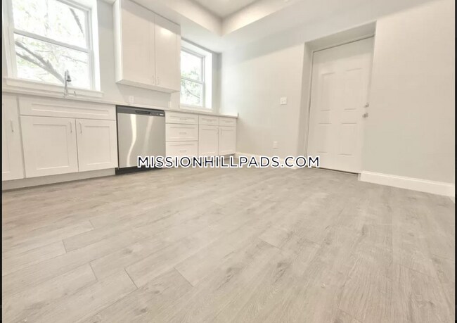 334 Warren St-Unit -3 in Boston, MA - Building Photo - Building Photo