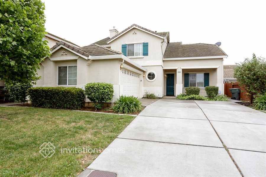 1655 Vandenberg Cir in Suisun City, CA - Building Photo