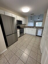 2675 Emerald Lake Ct in Kissimmee, FL - Building Photo - Building Photo