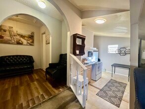 1410 Rosewood Dr in Laredo, TX - Building Photo - Building Photo