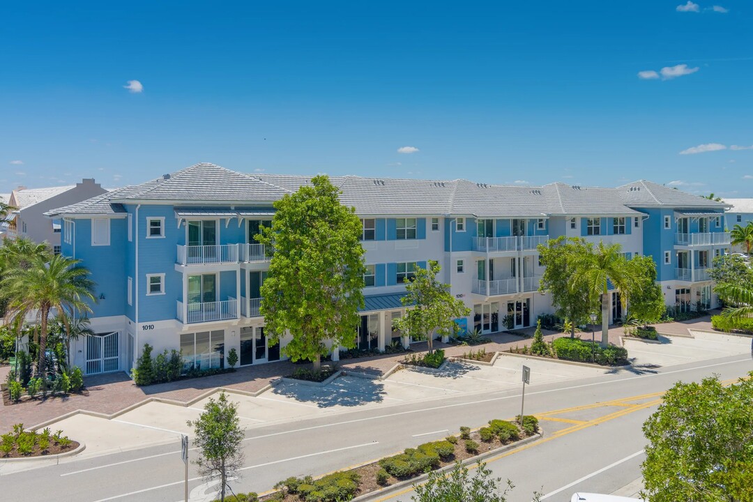 Centre at Abacoa in Jupiter, FL - Building Photo