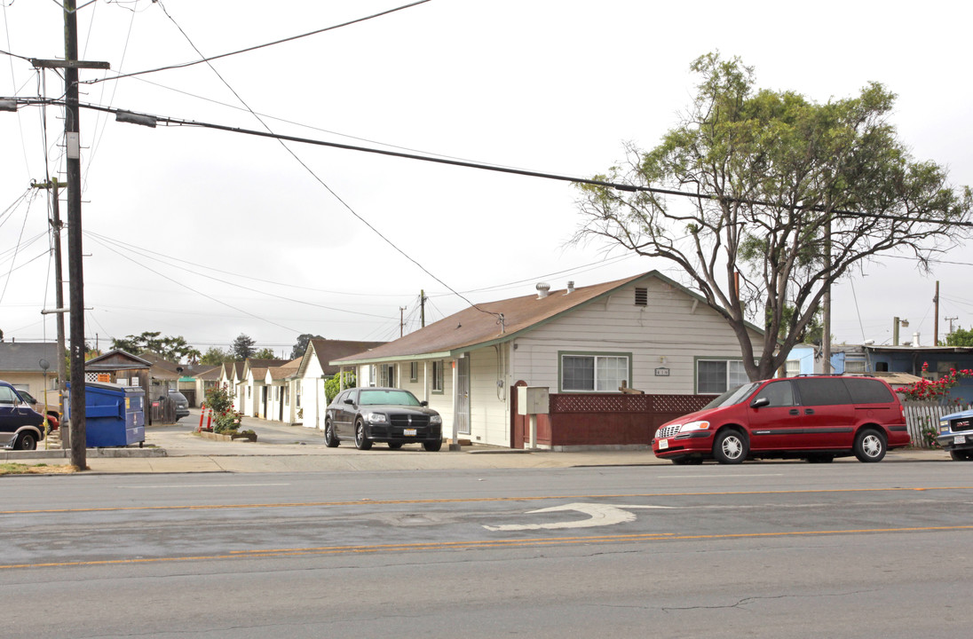 416 Williams Rd in Salinas, CA - Building Photo